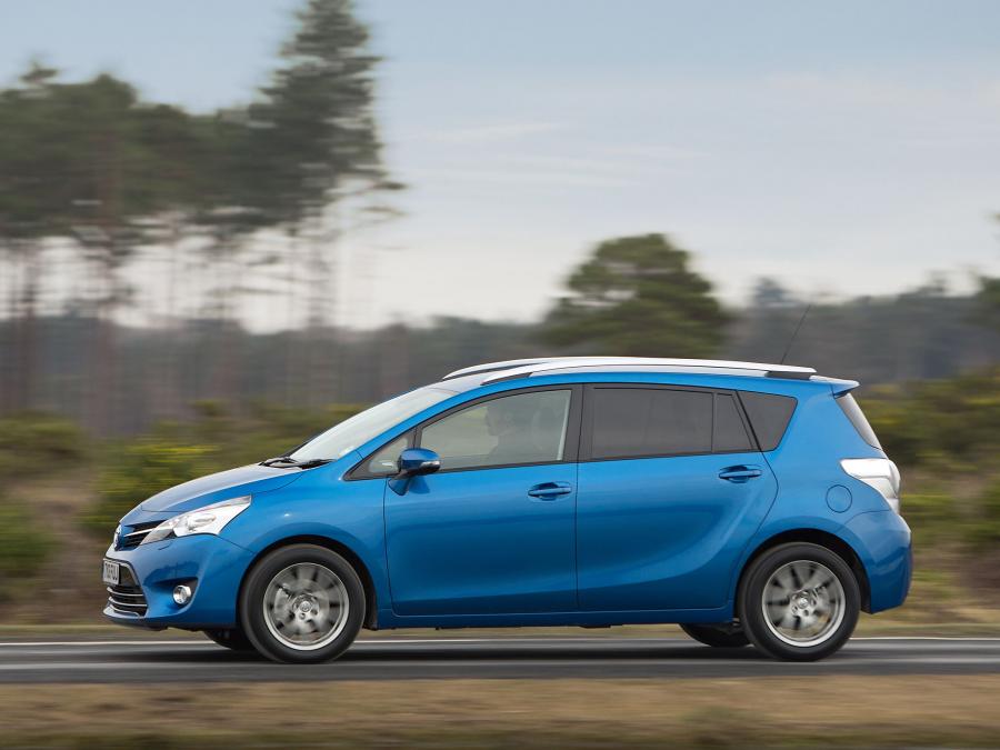  Toyota Verso 2013 года  (UK) (фото 6 из 27)